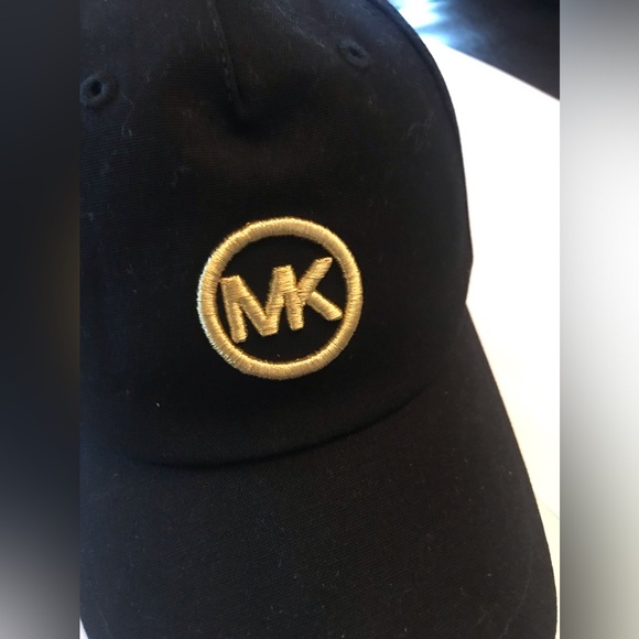 NW Michael Kors Cap - Picture 2 of 14
